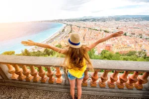 Is it cheaper to travel last minute?