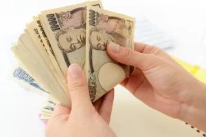 How much money can you bring into Japan? 