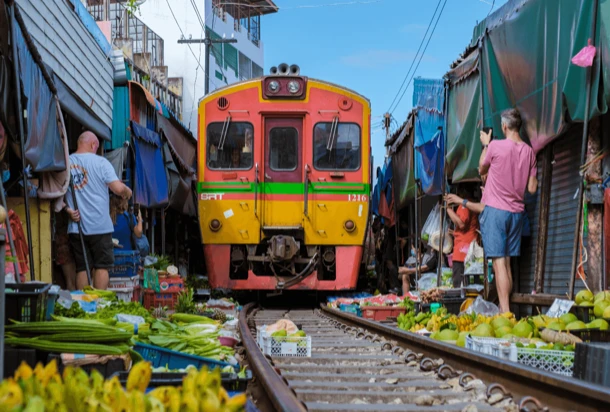  Maeklong Railway Market in Bangkok